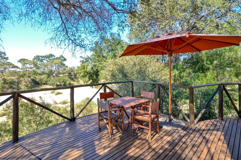 06STVU-IM0306-umlani-bushcamp-1475