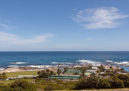 Nautica Vista Apartment; Clifton