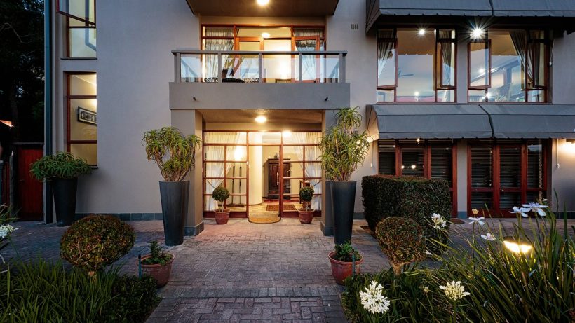 26._Exterior.jpg.1366x768_q85_crop_upscale 26._Exterior.jpg.1366x768_q85_crop_upscale