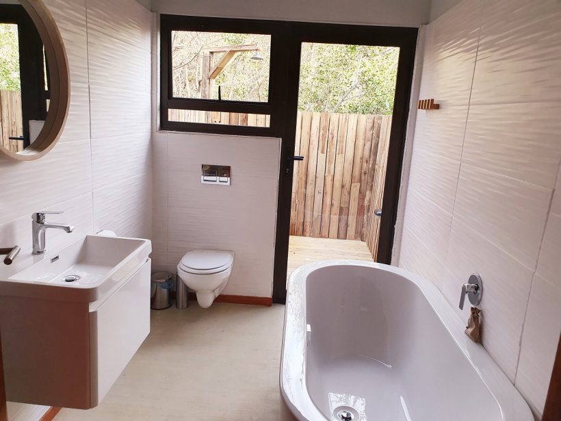 3- Giant Suite -Family Unit- Bathroom