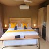 3- Giant Suite- Family Unit(sleeps 4)