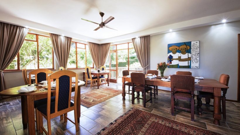 6._Breakfast_Room.jpg.1366x768_q85_crop_upscale 6._Breakfast_Room.jpg.1366x768_q85_crop_upscale
