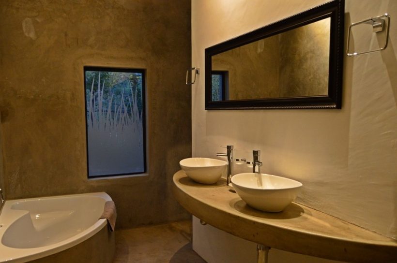 7927-DSC-3548-51-1512998388