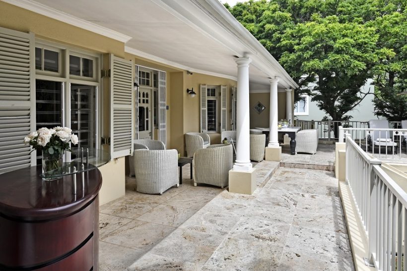 Auberge-Daniella-A-004LR