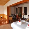 Honeymoon-Suite-with-Spa-Bath-6-Medium (1)