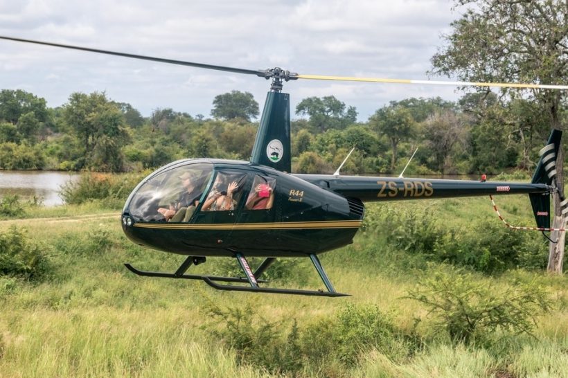 Hope-for-Wildlife-Helicopter_Happy-ladies-1