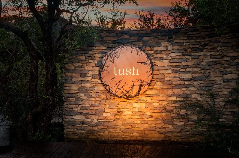 Lush – Entrance2