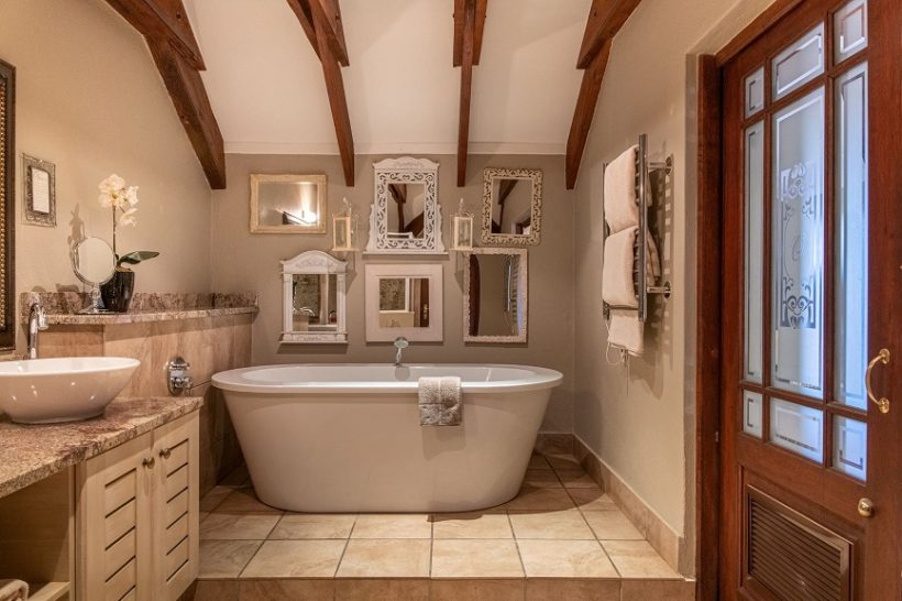 Luxury Loft Room 09-bathroom-02