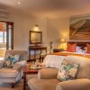 Luxury Room 04