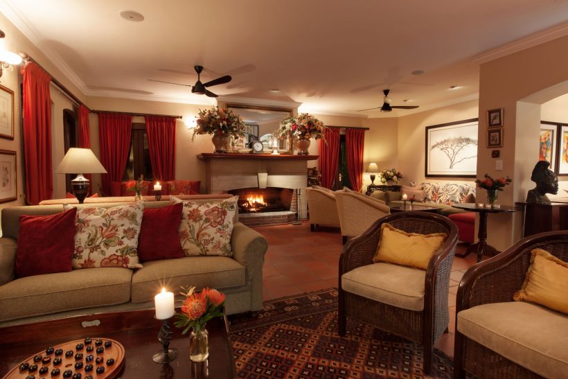 Olivers-Lounge-Night