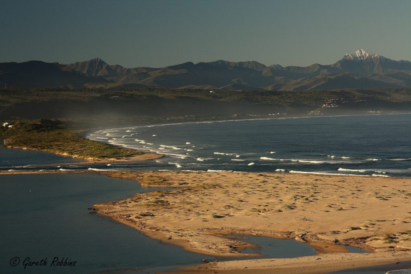 Plett-View-over-Lookout-Formosa-Peak-snow