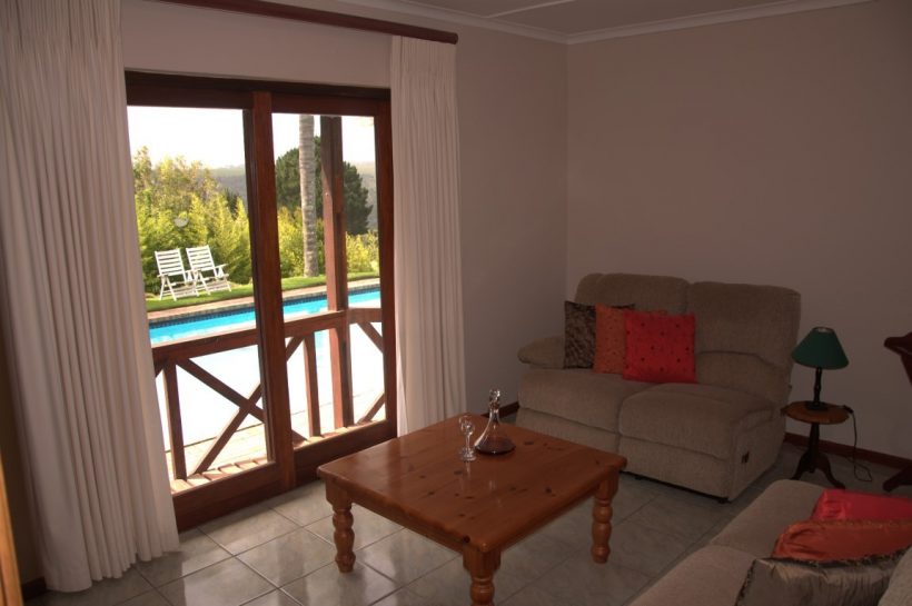 Pool-Side-Family-Suite-lounge-Medium