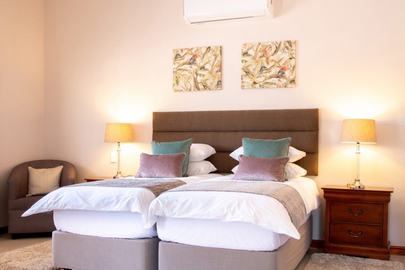 Twin-Bed
