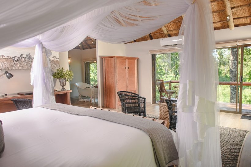 bedroom_with_a_view_luxury_entry_level_rooms_-_2020_river_lodge_